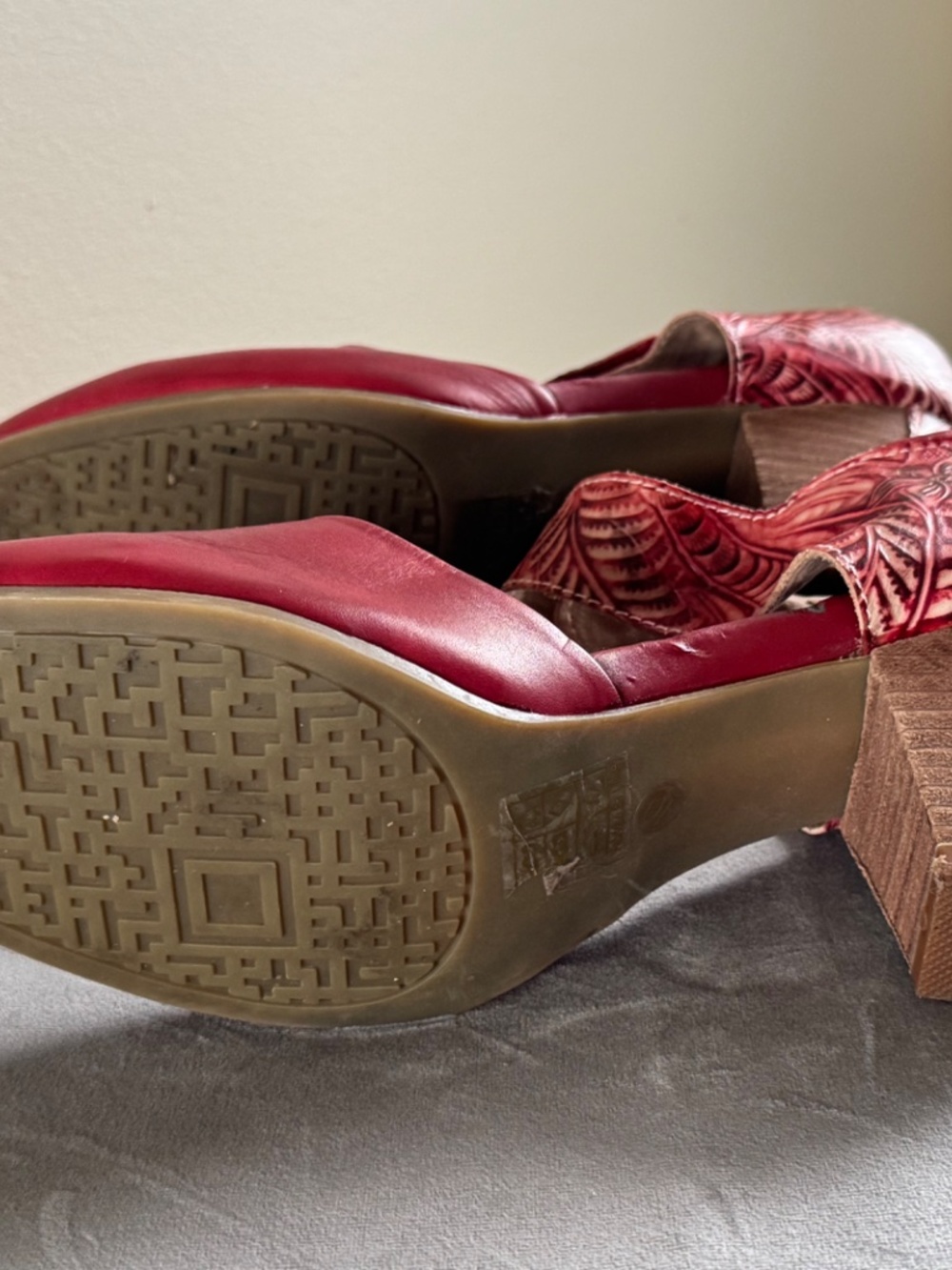 L’Artiste Spring Step Red Toolie - Picture 4 of 4